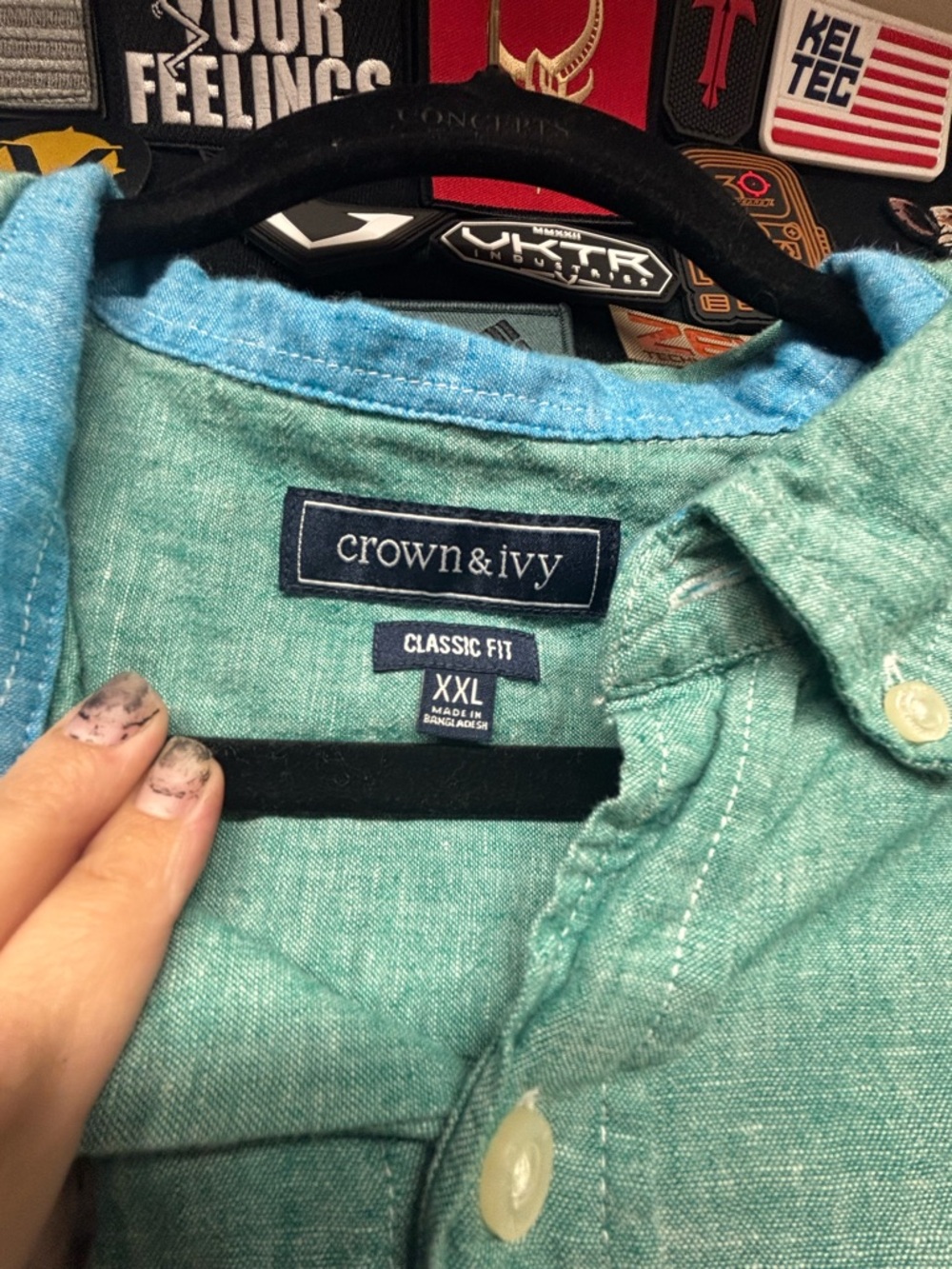 Crown & Ivy Classic Fit Button-Up in Seafoam Teal